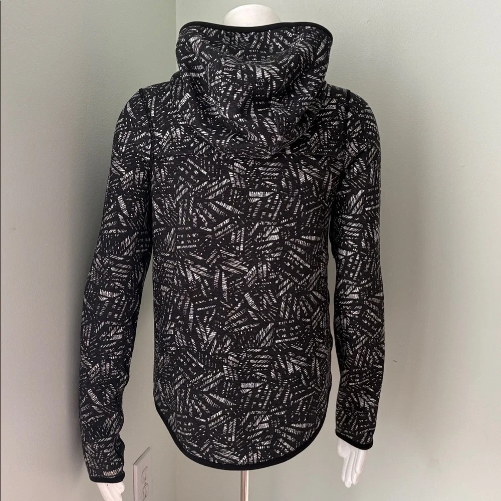 Ivivva by Lululemon Warm Moments Hooded Athleisure Zip Jacket Black White Geo 14